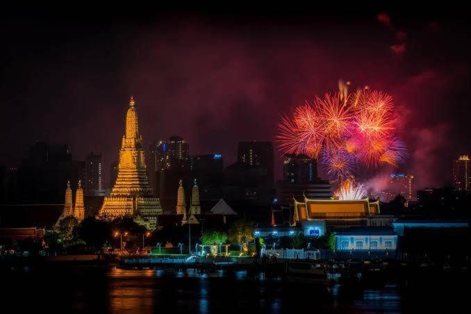 100 Years Building Bangkok Old Town By Seen Hostel Exterior photo